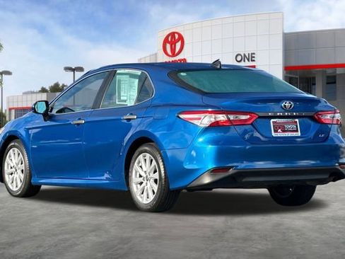 Used 2020 Toyota Camry LE image 6