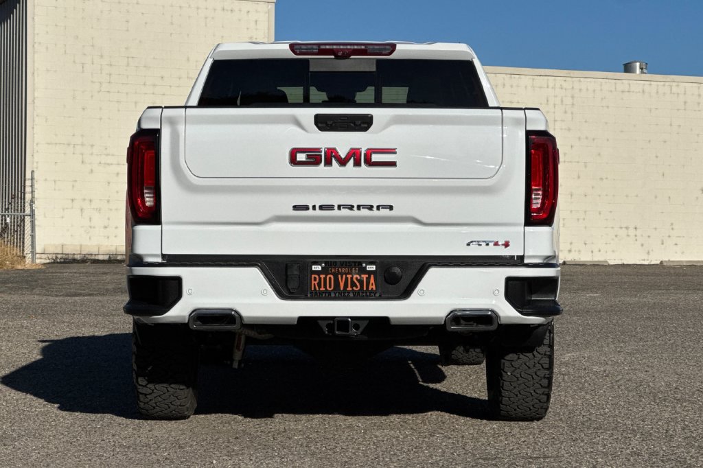 Used 2024 GMC Sierra 1500 AT4 w/ Technology Package AWD/4WD image 5