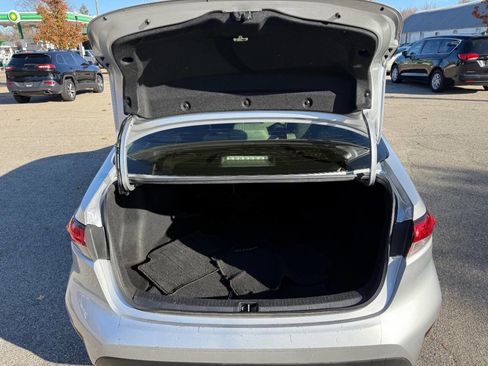 Used 2020 Toyota Corolla LE image 27