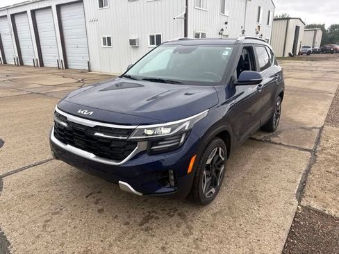 Used 2024 Kia Seltos SX w/ SX Sunroof Package AWD/4WD image 5