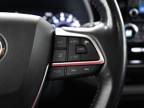 Used 2022 Toyota Highlander XLE image 29