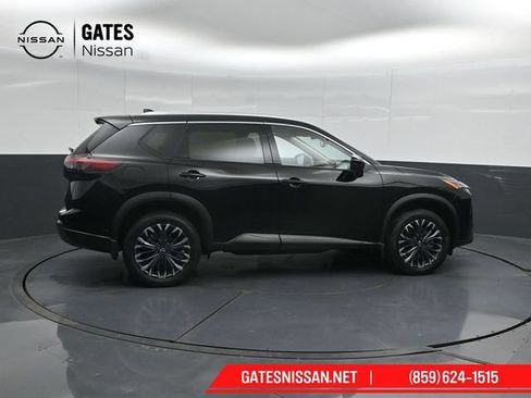 Used 2025 Nissan Rogue SL w/ Tech Package AWD/4WD image 3