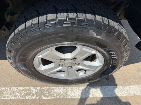 Used 2021 Jeep Wrangler Sport AWD/4WD image 35