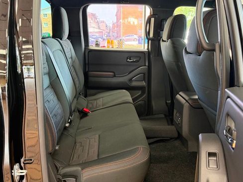 Used 2025 Nissan Frontier PRO-4X w/ Pro Convenience Package AWD/4WD image 18