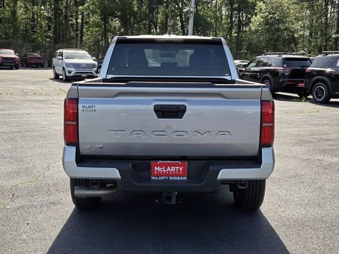 Used 2024 Toyota Tacoma SR5 AWD/4WD image 4