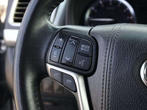 Used 2015 Toyota Highlander Plus AWD/4WD image 33