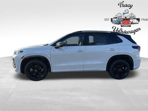 New 2025 Volkswagen Tiguan SE R-Line image 4