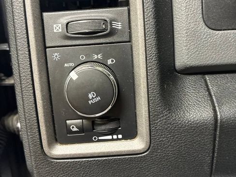 Used 2018 RAM 1500 Express AWD/4WD image 13