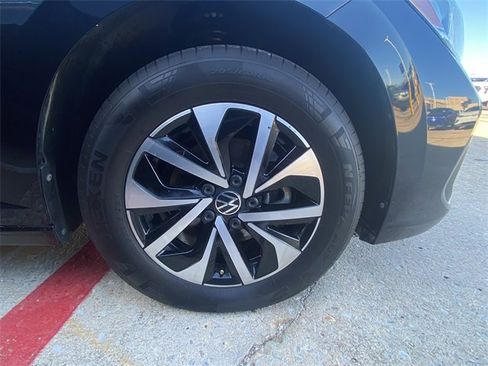 Used 2024 Volkswagen Jetta S image 9