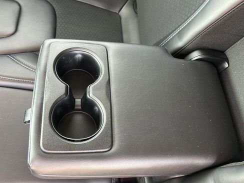 Used 2019 Jeep Cherokee Latitude Plus AWD/4WD image 23
