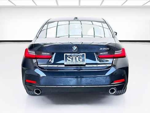 Used 2024 BMW 330i Sedan w/ Convenience Package RWD image 5