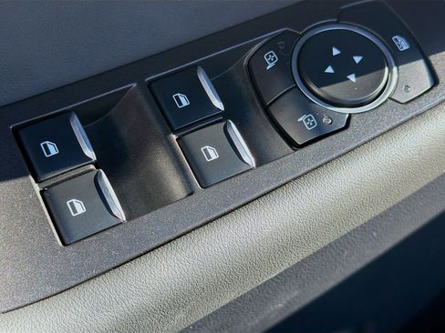 Used 2025 Ford Explorer Active image 24