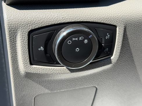 Used 2022 Ford F250 XL w/ Power Equipment Group image 17