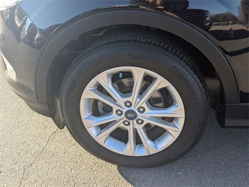 Used 2017 Ford Escape SE w/ Equipment Group 201A image 27