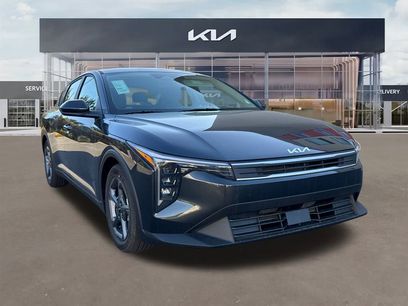 New 2025 Kia K4 LXS