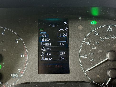 Used 2024 Toyota Corolla LE w/ LE Convenience Package image 19