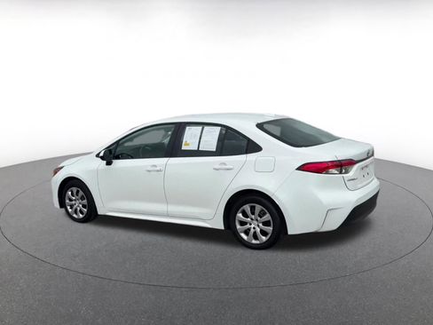 Used 2025 Toyota Corolla LE FWD image 8