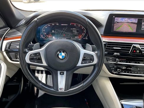 Used 2020 BMW M550i xDrive w/ Executive Package image 8