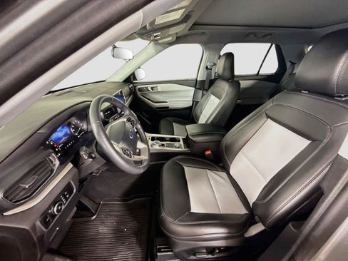 Used 2024 Ford Explorer XLT w/ Equipment Group 202A AWD/4WD image 14