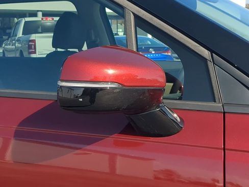 Used 2025 Kia Carnival image 11