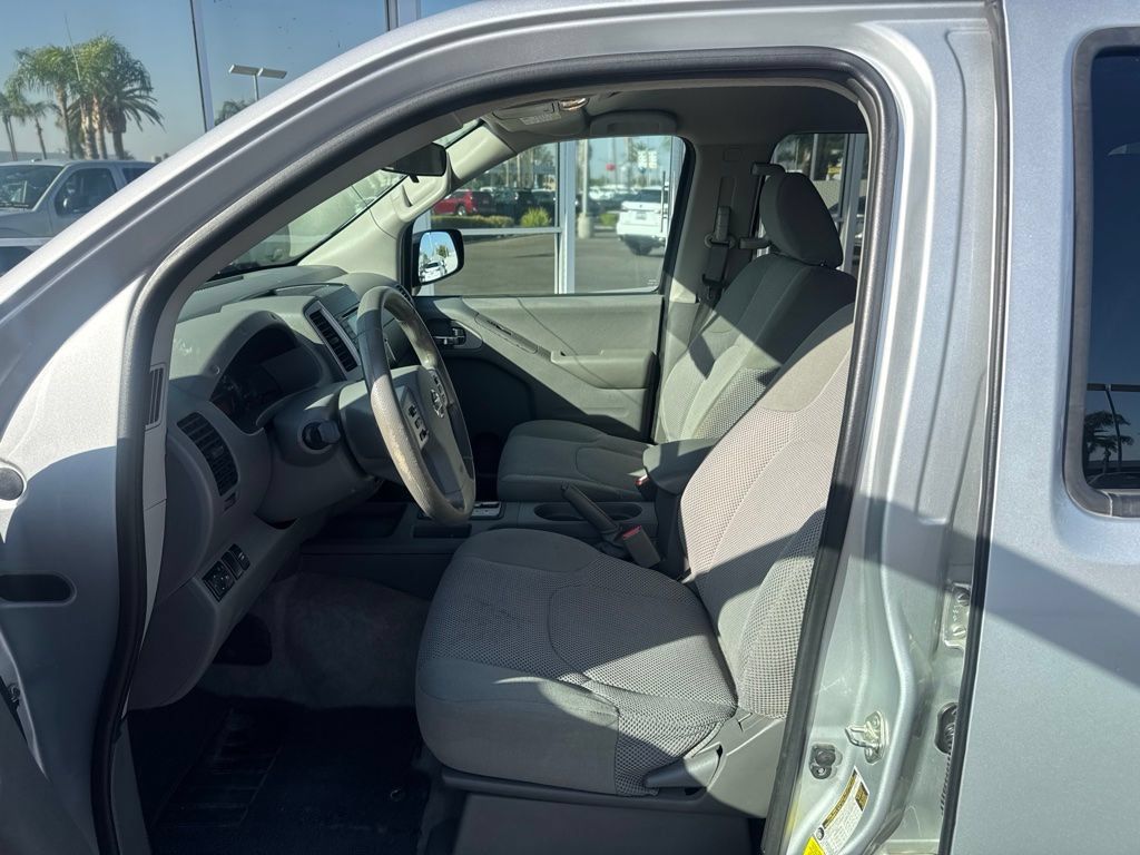 Used 2018 Nissan Frontier SV RWD image 18