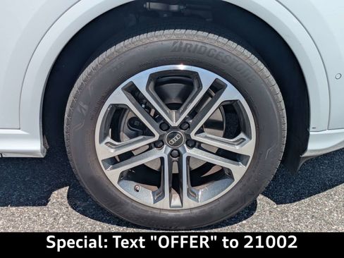 Certified 2025 Audi Q5 Premium AWD/4WD image 12