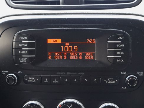 Used 2016 Kia Soul Base image 12