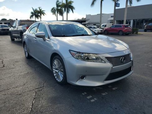 Used 2013 Lexus ES 350 FWD image 2