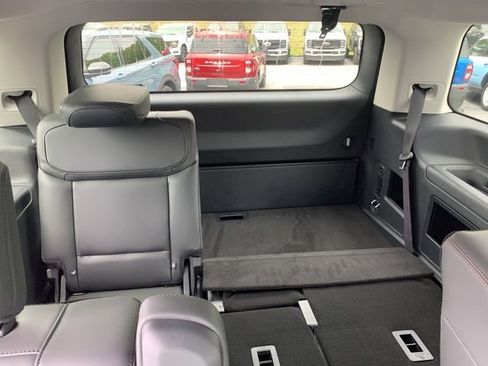 New 2025 Ford Expedition Active RWD image 15