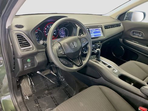 Used 2018 Honda HR-V EX image 7