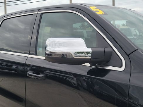 Used 2025 RAM 1500 Limited AWD/4WD image 9