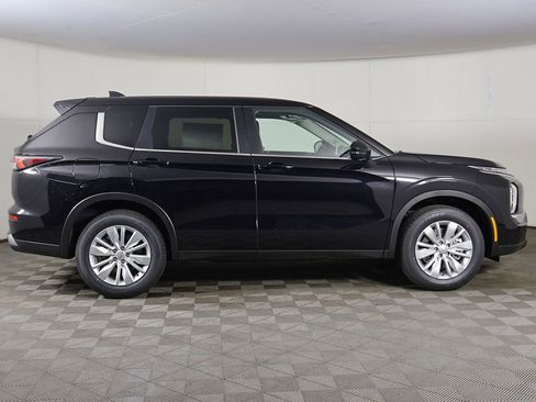 New 2026 Mitsubishi Outlander ES FWD image 17