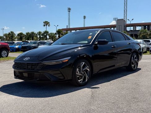 Used 2024 Hyundai Elantra SEL w/ Convenience Package FWD image 10