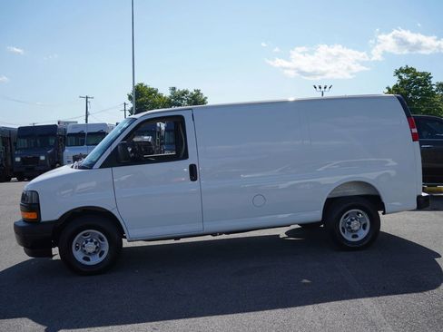 Used 2025 Chevrolet Express 2500 w/ Communications Package RWD image 8