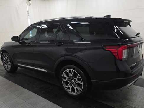 Certified 2025 Ford Explorer Platinum w/ Ultimate Package AWD/4WD image 4