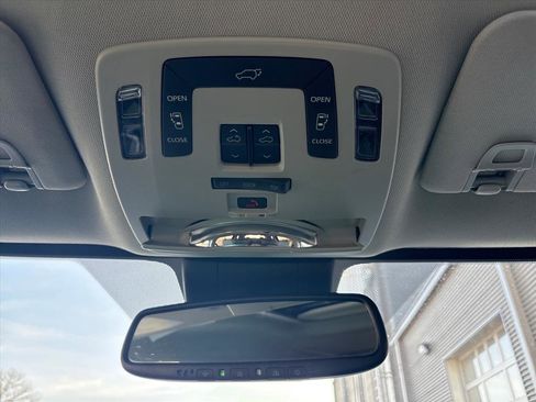 Used 2023 Toyota Sienna XLE image 23