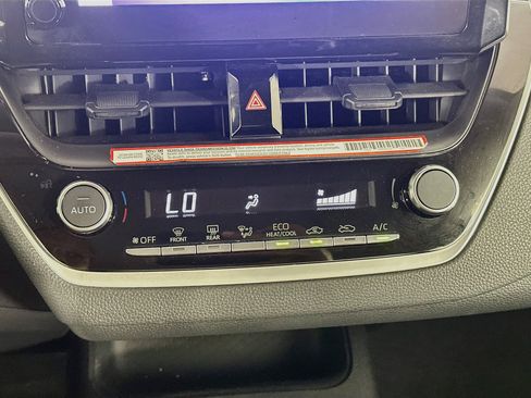 Used 2025 Toyota Corolla LE FWD image 22