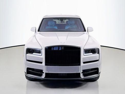 Certified 2022 Rolls-Royce Cullinan w/ Dark Exterior Package AWD/4WD image 2