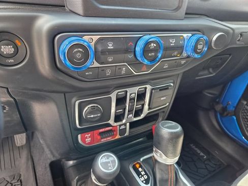 Certified 2020 Jeep Gladiator Mojave w/ Trailer Tow Package AWD/4WD image 24