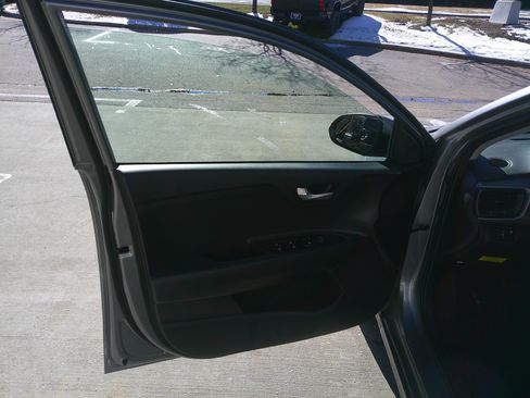 Used 2023 Kia Rio S image 16