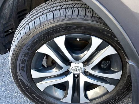 Used 2017 Toyota RAV4 LE w/ All Weather Liner Package AWD/4WD image 28