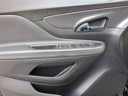 Certified 2022 Buick Encore Preferred w/ Safety Package image 10