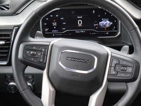 Used 2024 GMC Sierra 1500 Denali w/ Technology Package AWD/4WD image 12