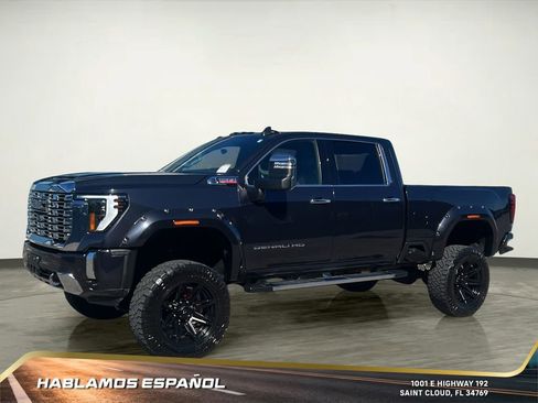 Used 2024 GMC Sierra 2500 Denali w/ Denali Reserve Package image 2