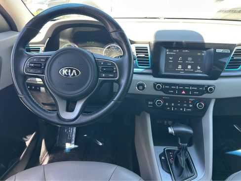 Used 2018 Kia Niro LX FWD image 19