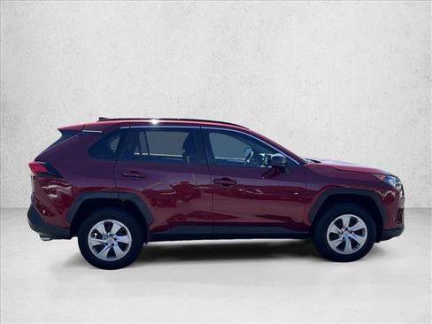 Used 2019 Toyota RAV4 LE FWD image 4