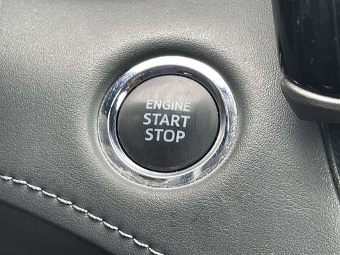 Used 2023 Toyota Highlander LE image 34