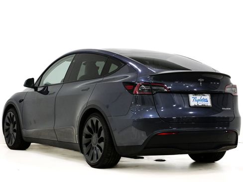 Used 2023 Tesla Model Y Performance image 9