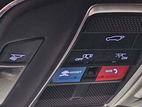 Used 2024 Jeep Wagoneer L 4WD image 32