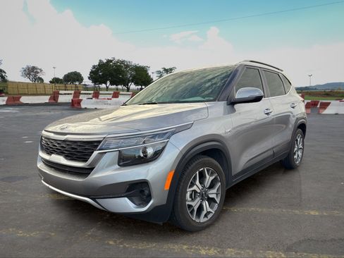 Certified 2021 Kia Seltos EX AWD/4WD image 5